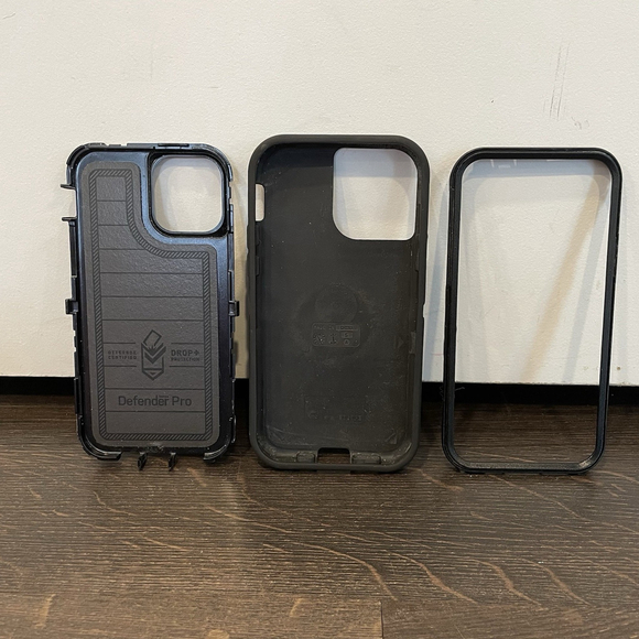 OTTERBOX Defender Pro Series Case for iPhone 12 - Black - Picture 2 of 5